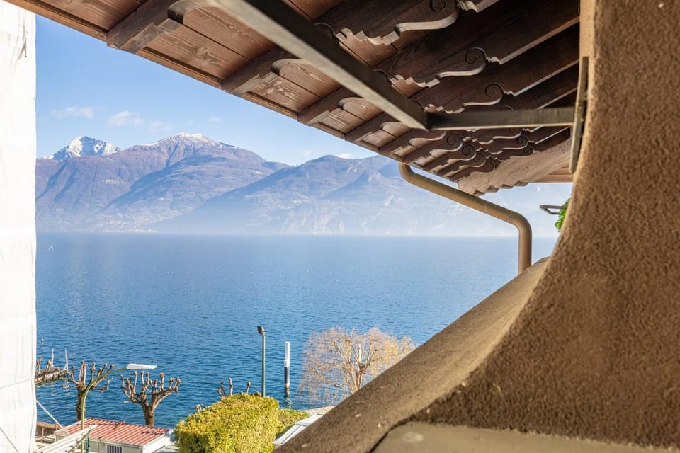 Nearby landmark, Day, Natural landscape, View (from property/room), Balcony/Terrace, Lake view, Mountain view