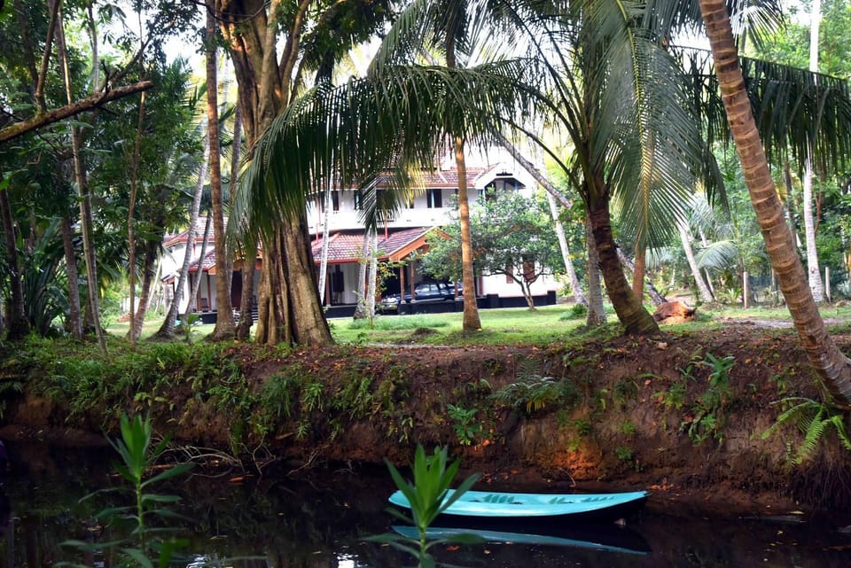Property building, Canoeing, Lake view