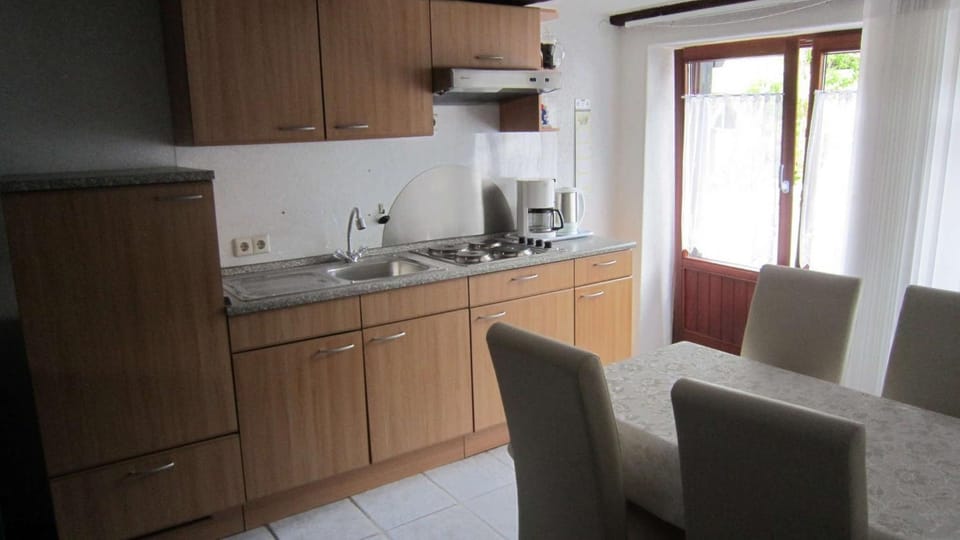 Property building, Kitchen or kitchenette, Living room