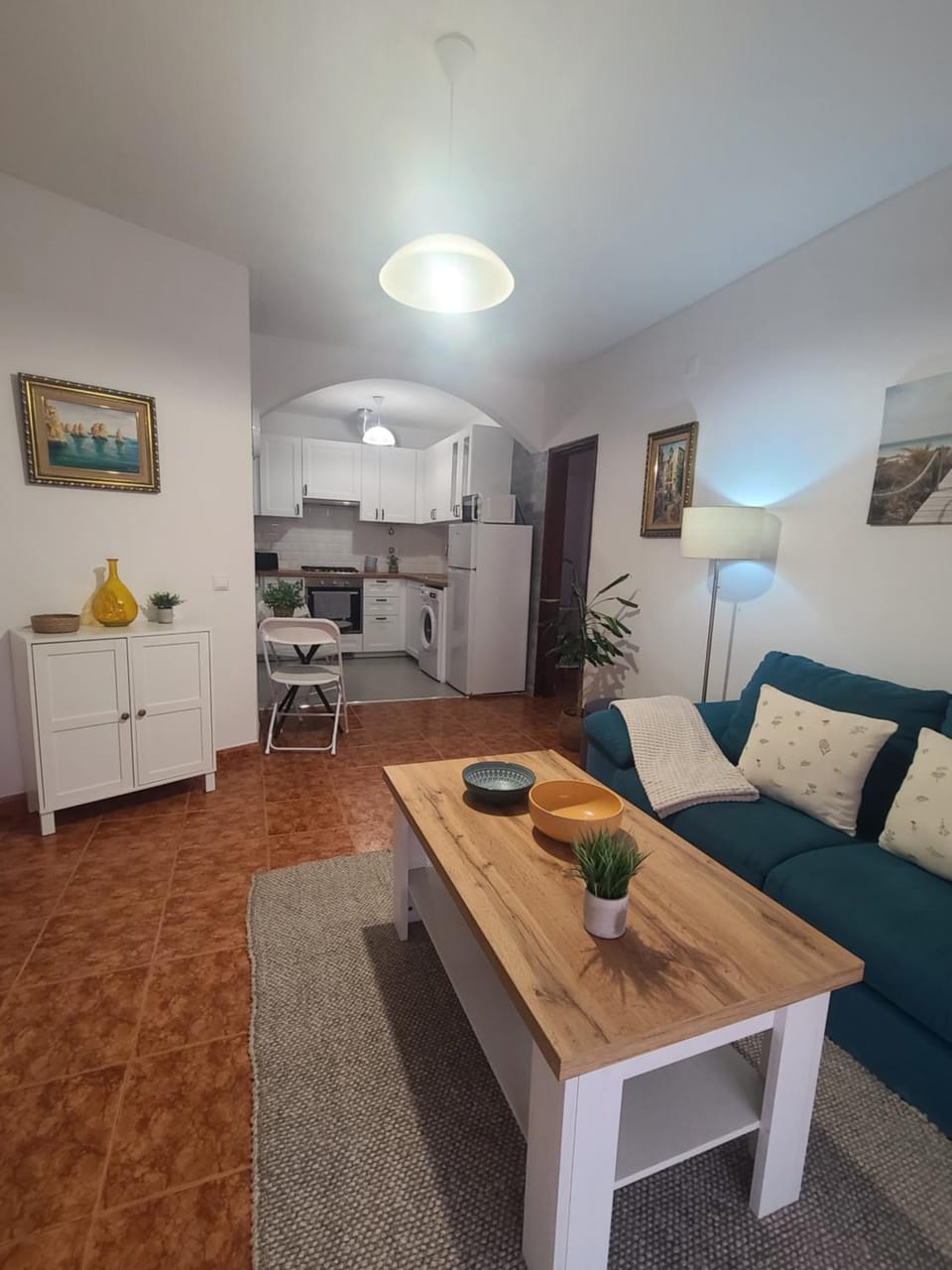 Kitchen or kitchenette, Living room, Seating area