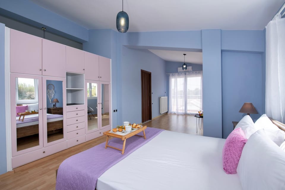 Bed, Photo of the whole room, Bedroom, wardrobe