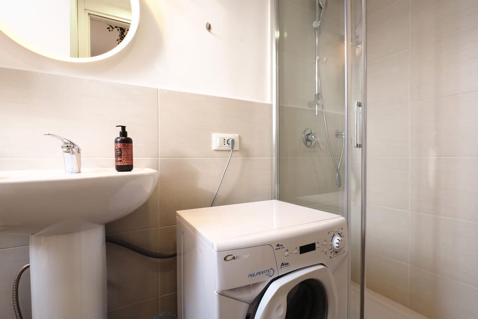 Shower, Bathroom, washing machine