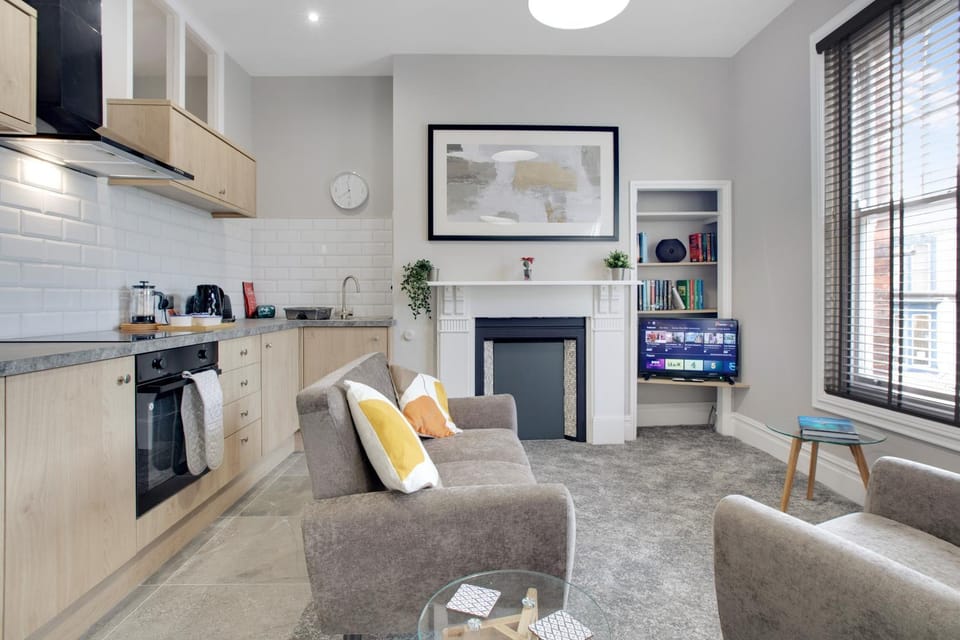 TV and multimedia, Kitchen or kitchenette, Living room, oven, toaster