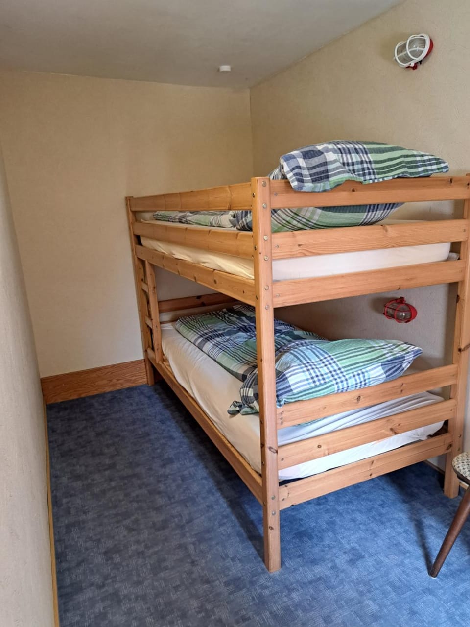 Bedroom, bunk bed