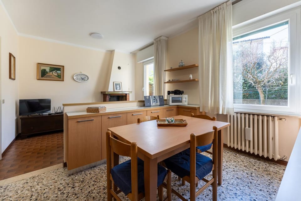 TV and multimedia, Living room, Dining area, oven, pet friendly