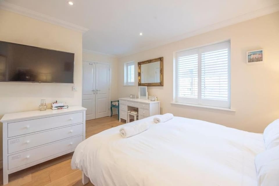 Fromus Rise, Saxmundham House in Suffolk Coastal District
