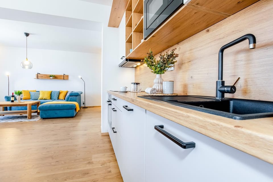 Kitchen or kitchenette, Seating area, minibar