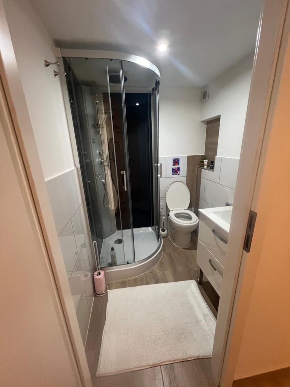 Shower, Toilet, Bathroom