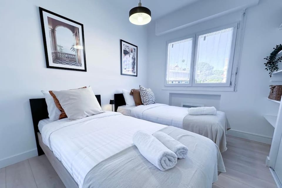 LAVERNE - Stunning Sea View T3 with South-Facing Terrace Apartment in Antibes