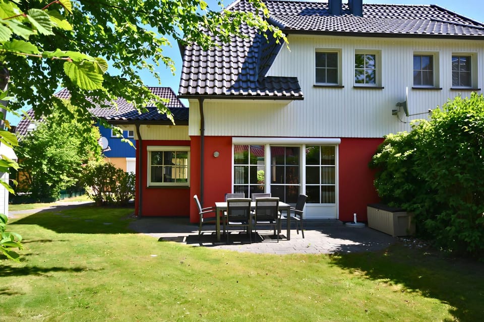 Property building, Garden, Garden view