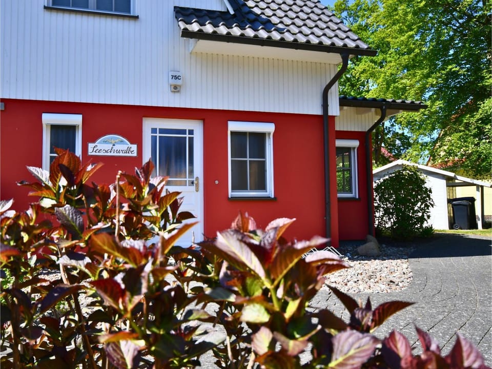 Property building, Day, Neighbourhood