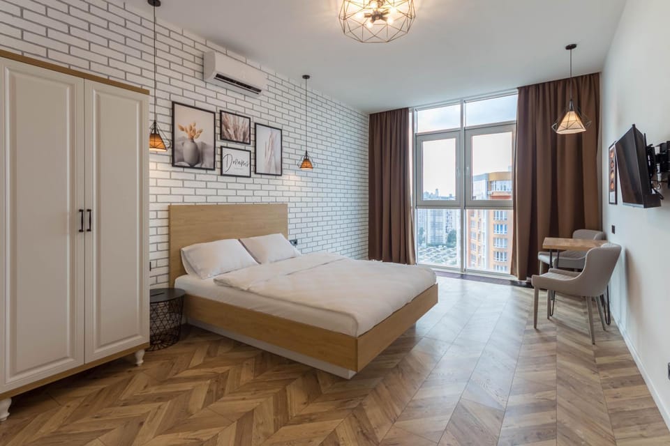Bed, TV and multimedia, Photo of the whole room, Bedroom, wardrobe, air conditioner