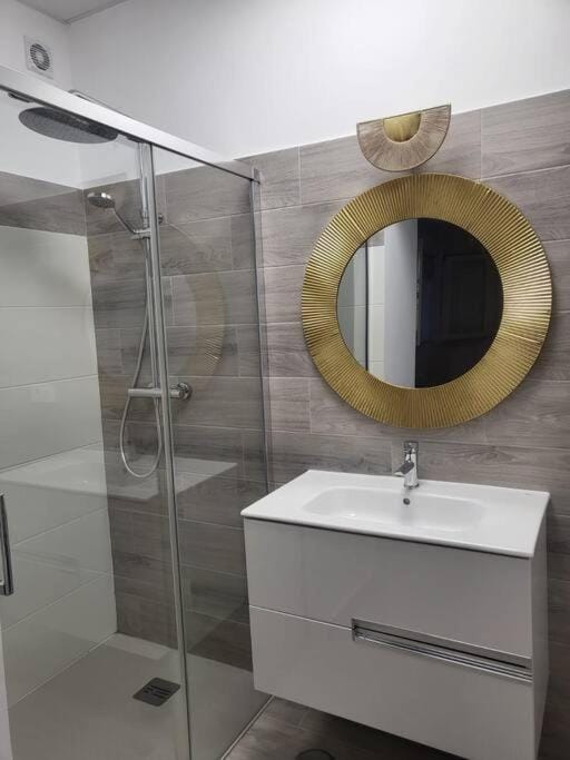 Apartamento Demasiadas Compañías Apartment in Cadiz