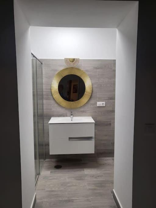 Apartamento Demasiadas Compañías Apartment in Cadiz