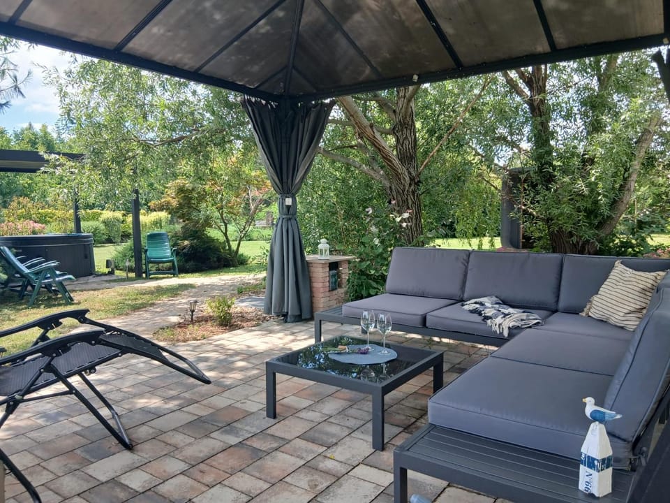 Garden, Lounge or bar, Seating area
