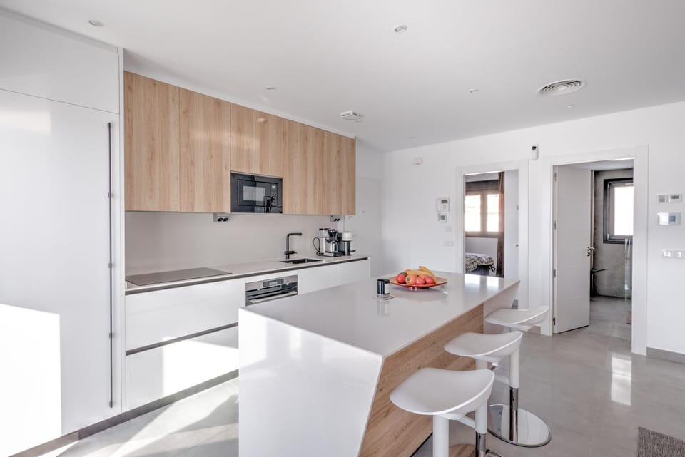 Kitchen or kitchenette, Dining area, minibar, pet friendly, stove, toaster