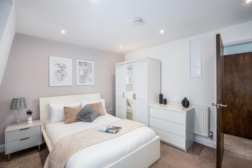 Bed, Bedroom, wardrobe