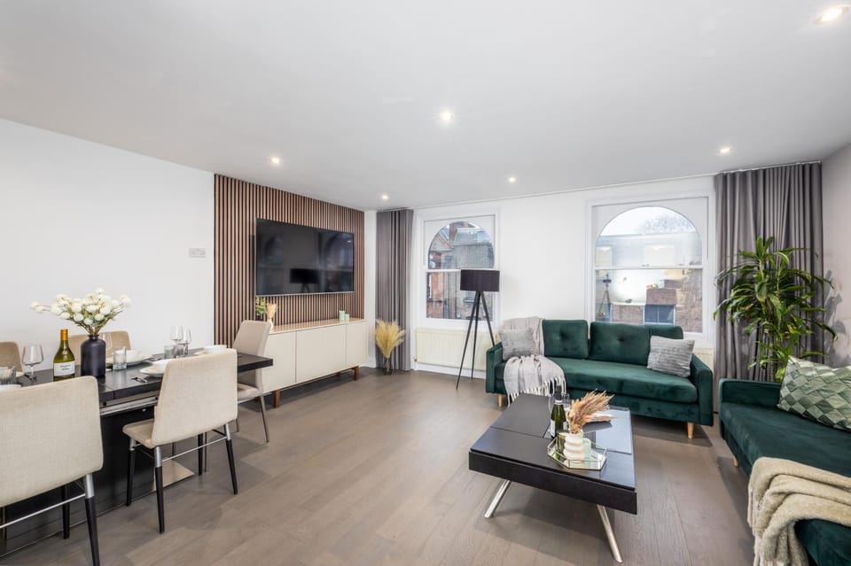 TV and multimedia, Living room, Seating area