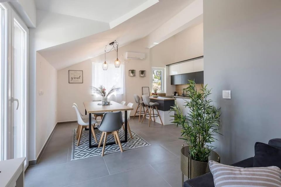 Exclusive Villa Del Mar in Milna with a pool Villa in Split-Dalmatia County