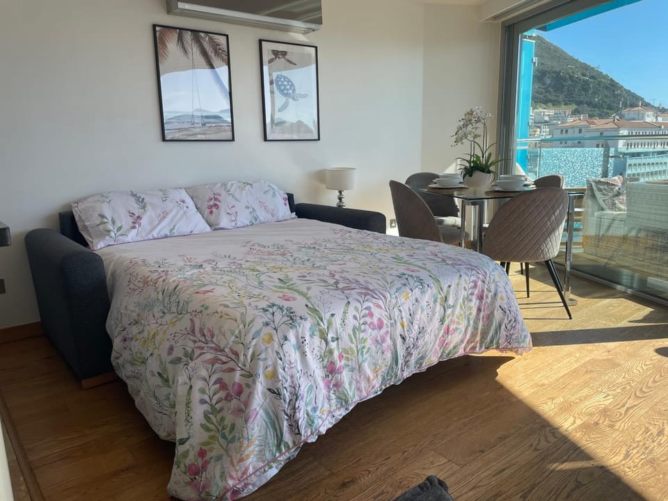 Bright Ocean Village Apartment Apartment in Gibraltar