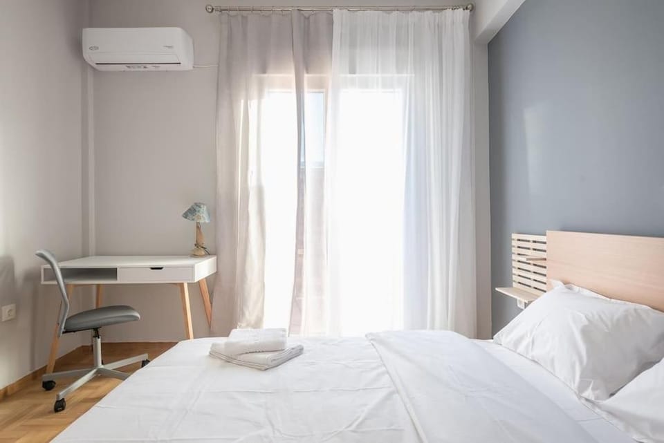 Luxurious Apt in Megaro Moussikis Metro Station Apartment in Athens