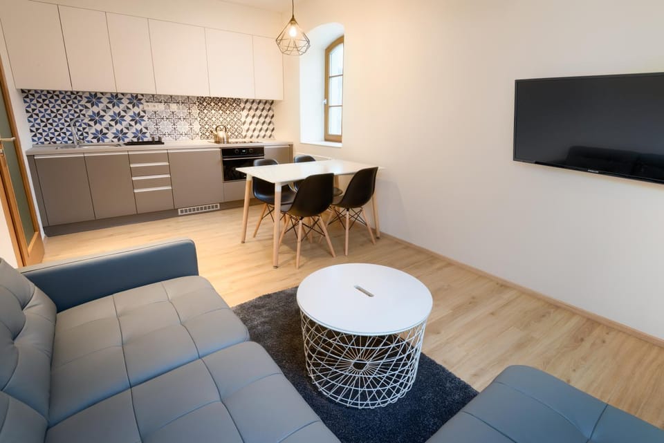 Kitchen or kitchenette, Living room