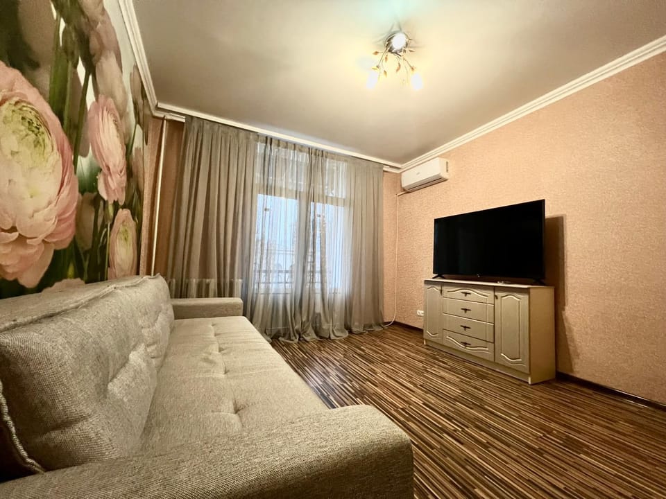 Bed, TV and multimedia, Seating area