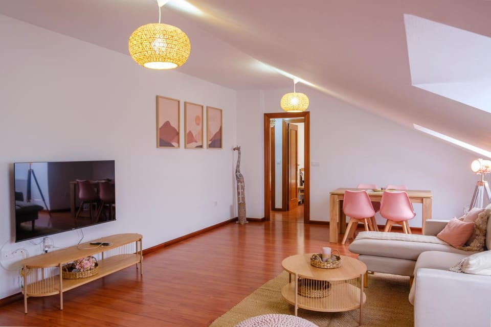 Communal lounge/ TV room, TV and multimedia, Living room