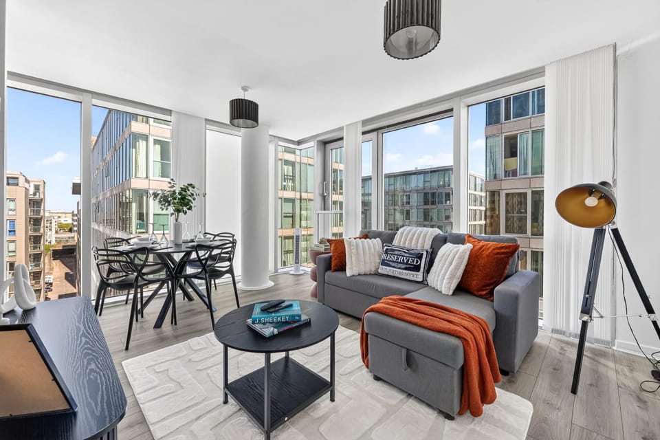 Living room, Seating area