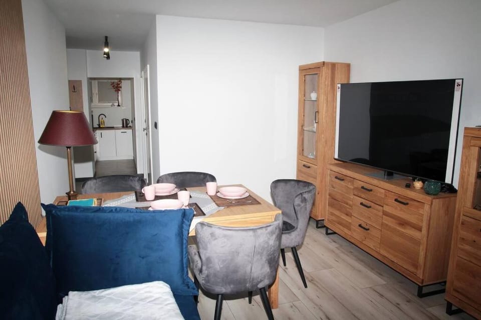 Communal lounge/ TV room, TV and multimedia, Living room