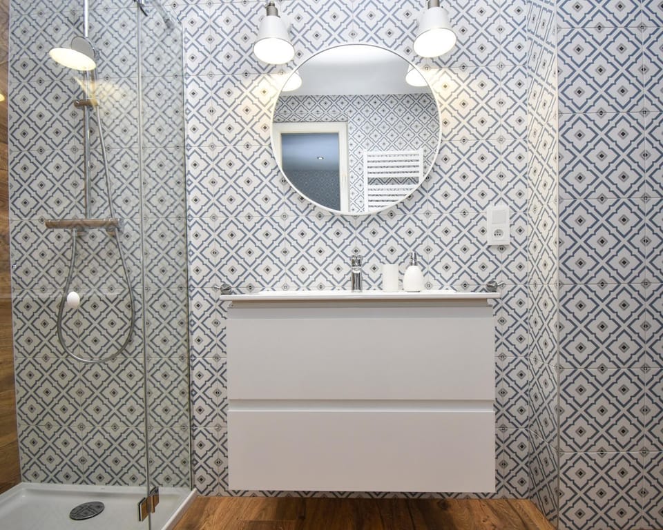 Shower, Bathroom, towels