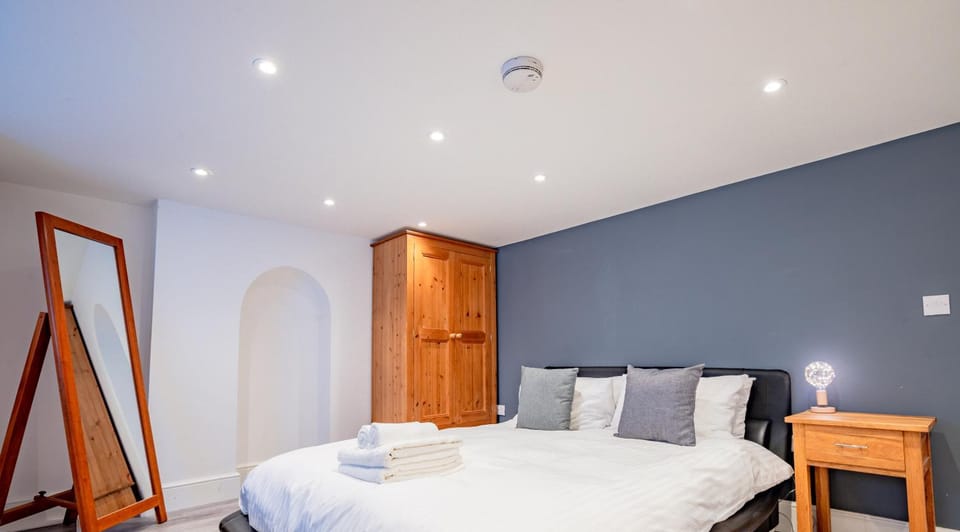 Bed, Photo of the whole room, Bedroom, towels, wardrobe