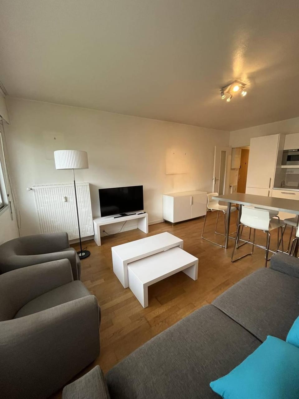 Communal lounge/ TV room, TV and multimedia, Living room