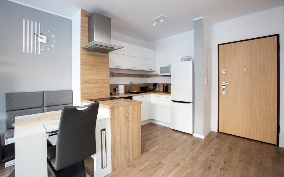 Kitchen or kitchenette, Living room, Seating area, Dining area, minibar, pet friendly, stove