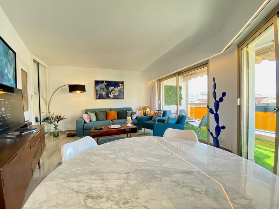 TV and multimedia, Living room