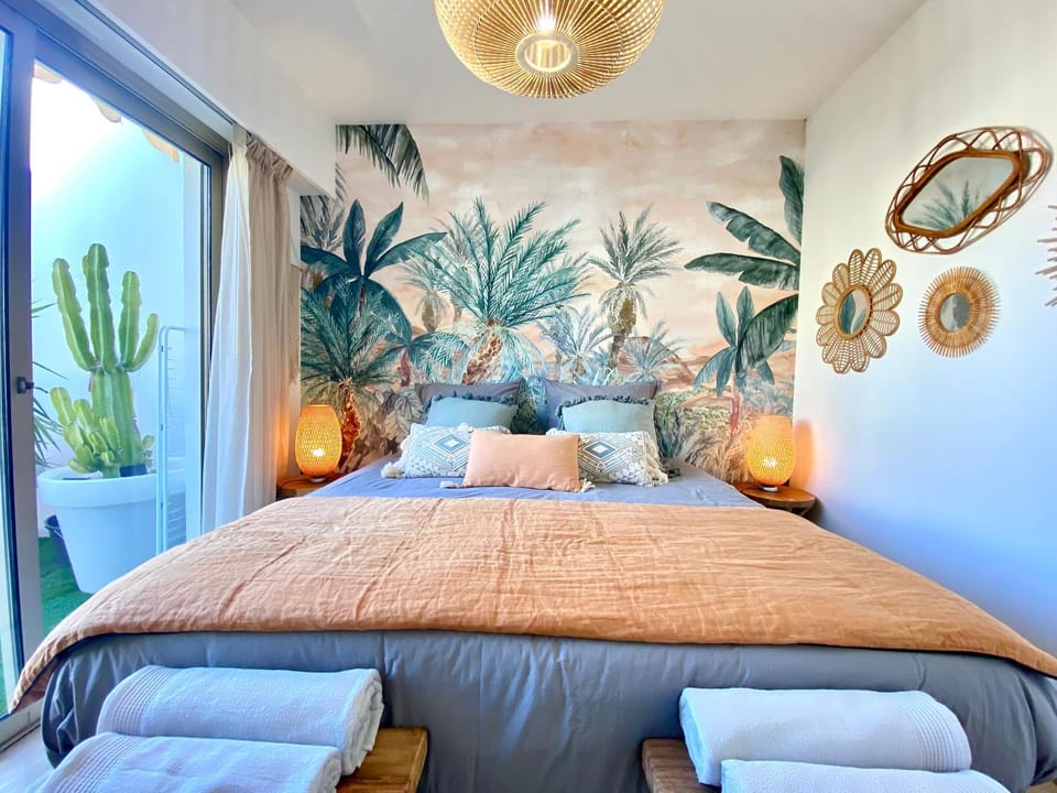 Bed, Bedroom