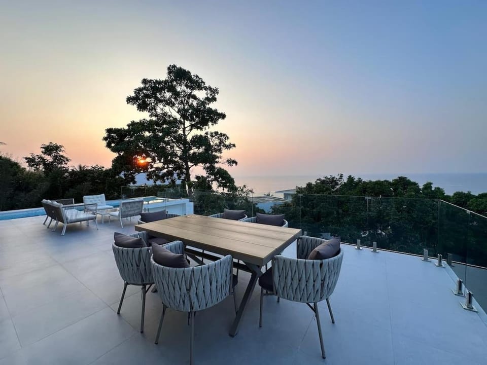NEW La Vida Villa 270° rooftop Seaview Villa in Ko Pha-ngan Sub-district