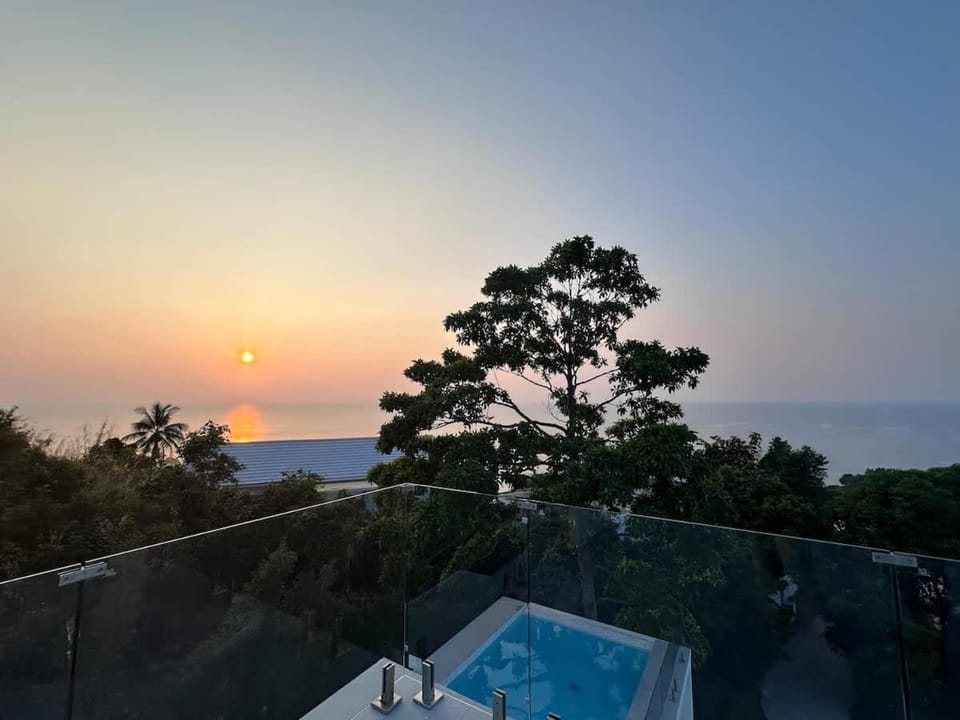 NEW La Vida Villa 270° rooftop Seaview Villa in Ko Pha-ngan Sub-district