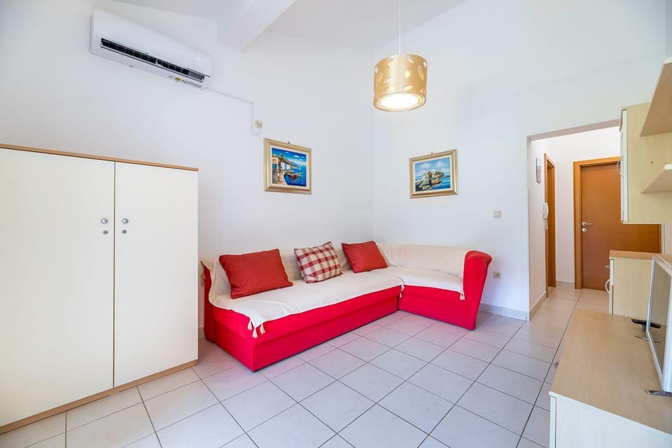 Moderne Unterkunft nur 450 Meter zum Meer Apartment in Lika-Senj County