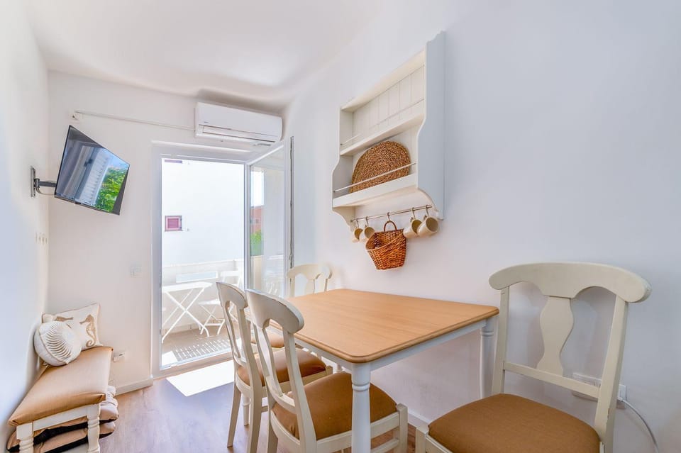 Moderne Unterkunft nur 400 Meter zum Strand Apartment in Lika-Senj County