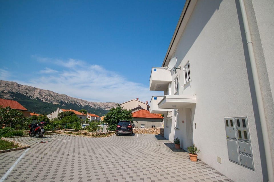 250 Meter zum 2 km langen Strand Apartment in Lika-Senj County