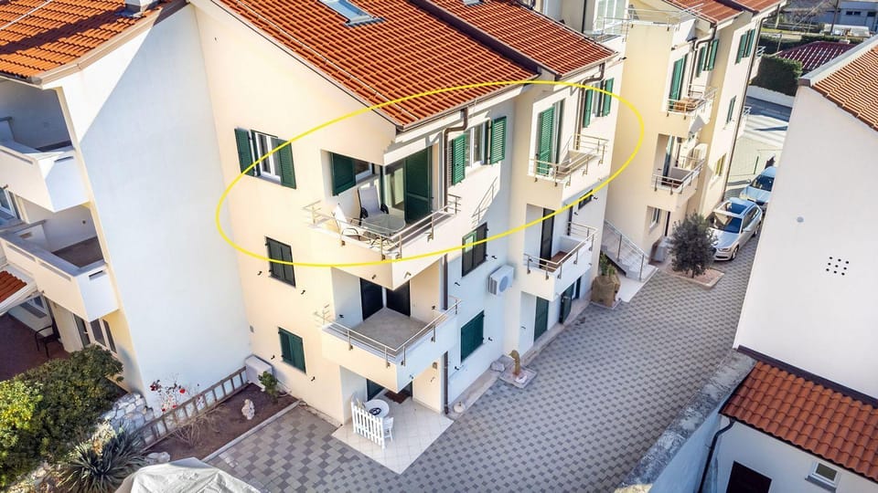 50 Meter zum Kieselstrand Apartment in Lika-Senj County