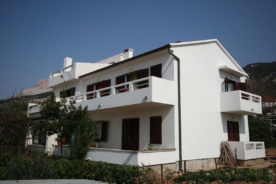 Appartement mit Meerblick, Klima, WiFi, Parkplatz Apartment in Lika-Senj County