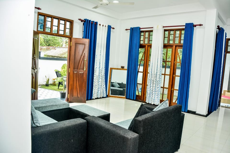 Ocean Bliss Villa Mirissa Hotel in Kamburugamuwa