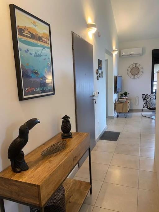 Living room, Seating area, air conditioner