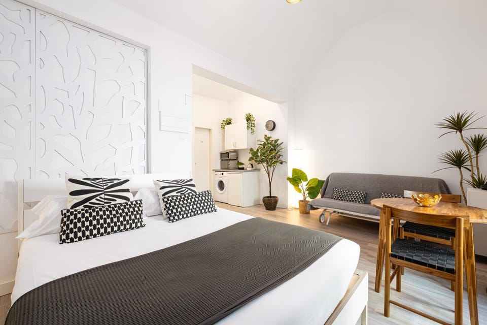 Bed, Living room, Photo of the whole room