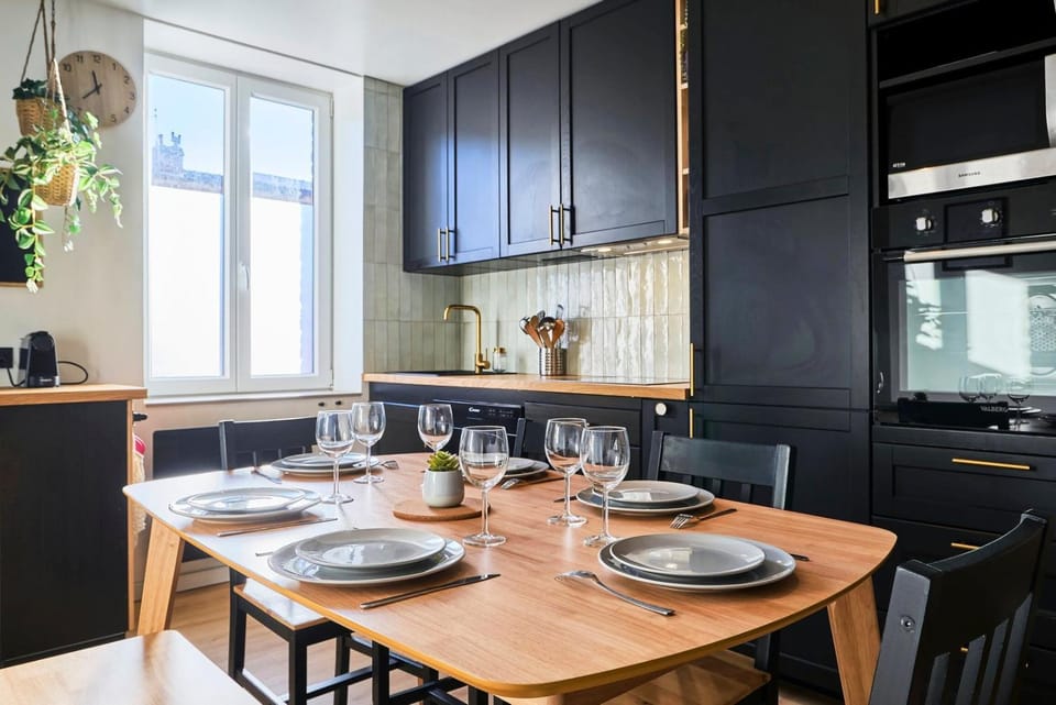 Two bedroom house with courtyard, quiet Bed and Breakfast in Lille