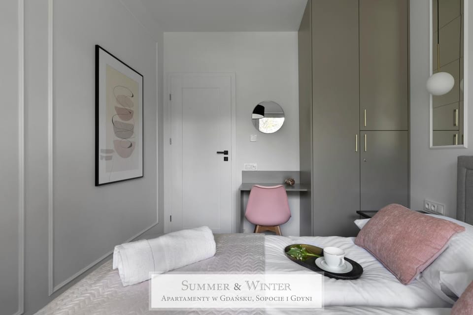 4 stars, Butterfly Apartments by SUMMERWINTER Wrocławska Orłowo Z 2 lub 1 sypialnią premium, parking, winda, rowerownia, driving golf Apartment in Pomeranian Voivodeship