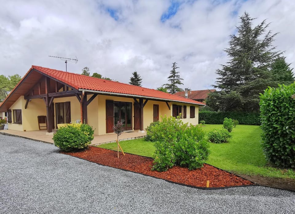 Au calme entre pins et océan House in Nouvelle-Aquitaine