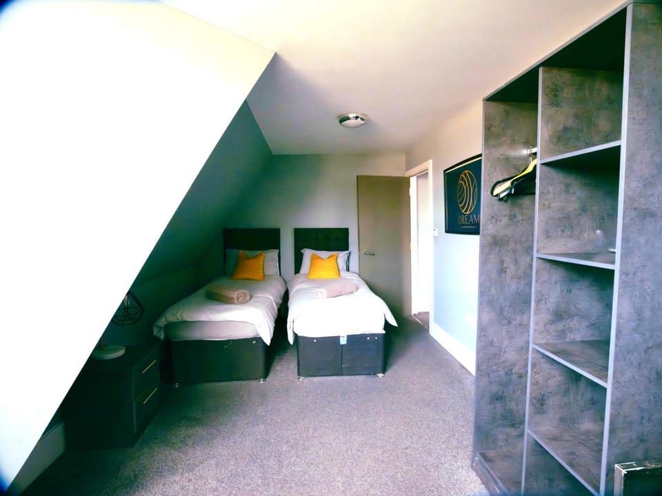 Bed, Bedroom